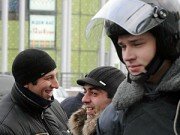 На площади Киевского вокзала в Москве уже задержаны более ста человек