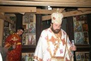 Президента Южной Осетии просят вступиться за отстраненного епископа