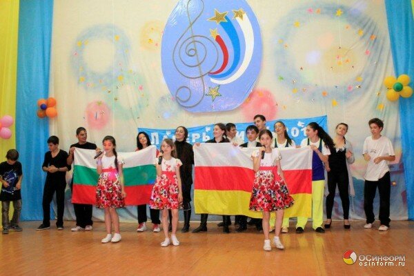 Югоосетинские школьники приняли участие в лагере «Дети, мир и красота!»