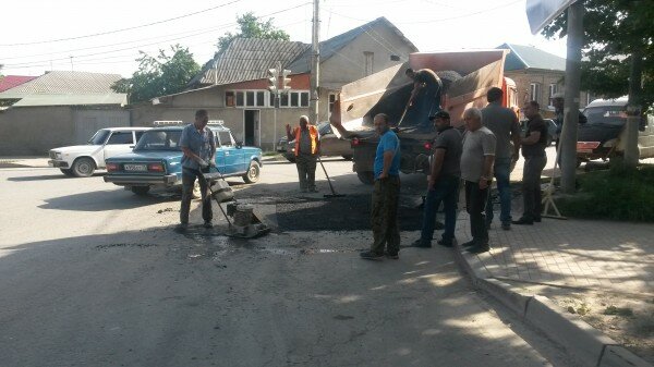 В Цхинвале начался ямочный ремонт улиц