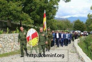 Югоосетинская делегация в Абхазии почтила память второго президента республики Сергея Багапша