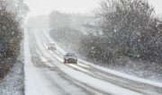 Снегопад на Транскаме затрудняет движение транспорта