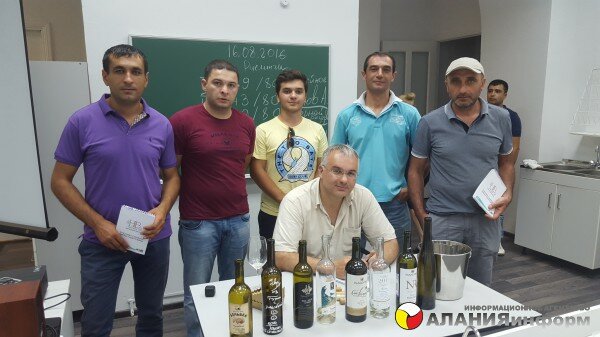 Виноделы Южной Осетии прошли обучение в Крыму