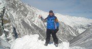 Лери Тедеев ищет склоны для катания на лыжах в высокогорье Южной Осетии