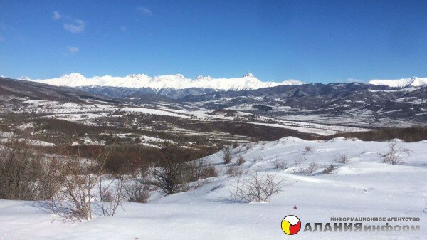 Фото дня : Снежный главный кавказский хребет