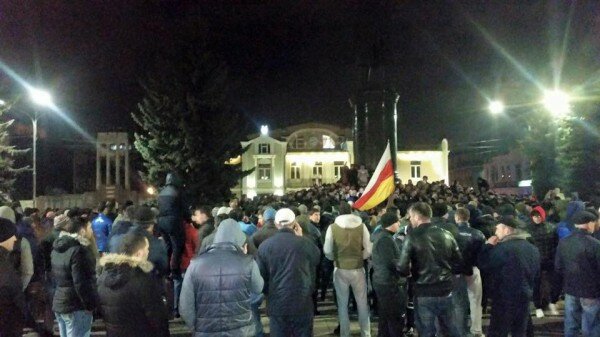 Митинг против переименования Ингушетии в «Аланию» собрал около 400 человек