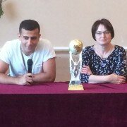 19-летний обладатель Кубка мира по кикбоксингу Сармат Бетеев встретился с владикавказскими школьниками