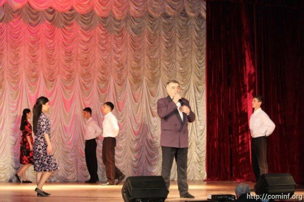 Игорь Тасоев выступил с сольным концертом в Цхинвале