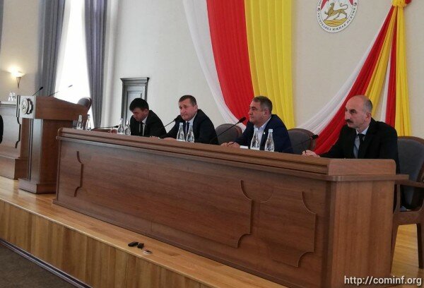 Парламент Южной Осетии утвердил структуру и выбрал руководителей комитетов