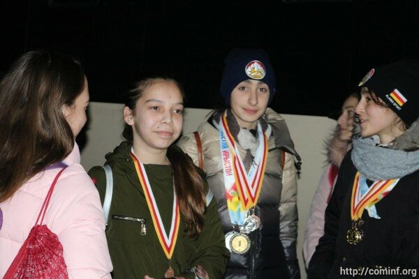 Осетинский характер: пловцы Южной Осетии привезли 155 медалей разной пробы