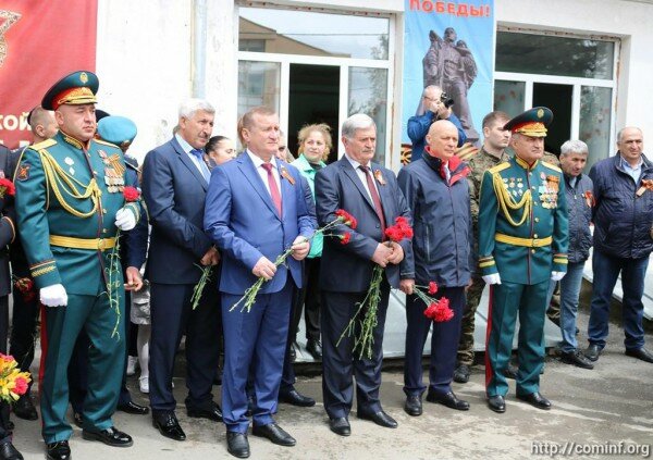 В столичной школе Южной Осетии открыли памятник Герою Советского Союза Константину Кочиеву