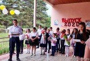 Две школы в Южной Осетии простились с единственными выпускниками