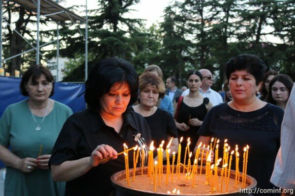 В Южной Осетии зажгли свечи памяти жертв Великой Отечественной войны