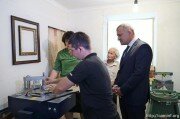 В столице Южной Осетии открылась багетная мастерская