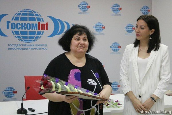 В пресс-центре Госкомитета информации Южной Осетии поощрили наградами работников СМИ