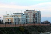 Система электронного контроля очереди заработала в посольстве России в Южной Осетии