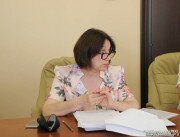 И.о. главы Минфина Южной Осетии проинформировала парламентариев о работе по повышению зарплат госслужащих